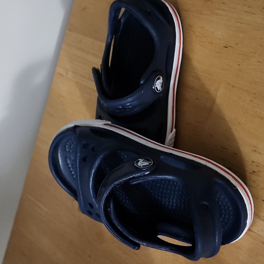 Crocs - Picture 1 of 3